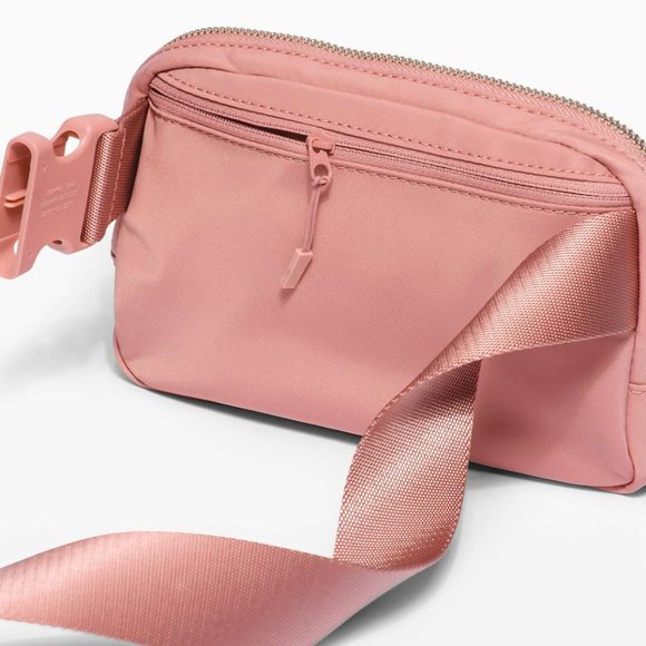 Lululemon Everywhere Belt Bag Pink Pastel 1L - Picture 3 of 7